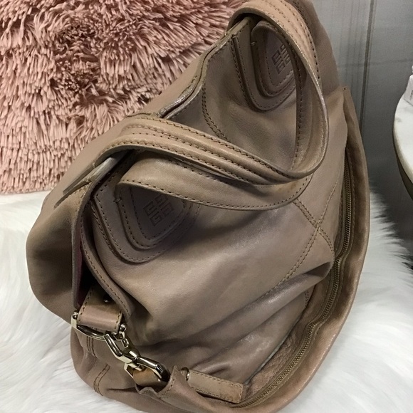 Givenchy Nightingale Tote Large - Picture 4 of 11